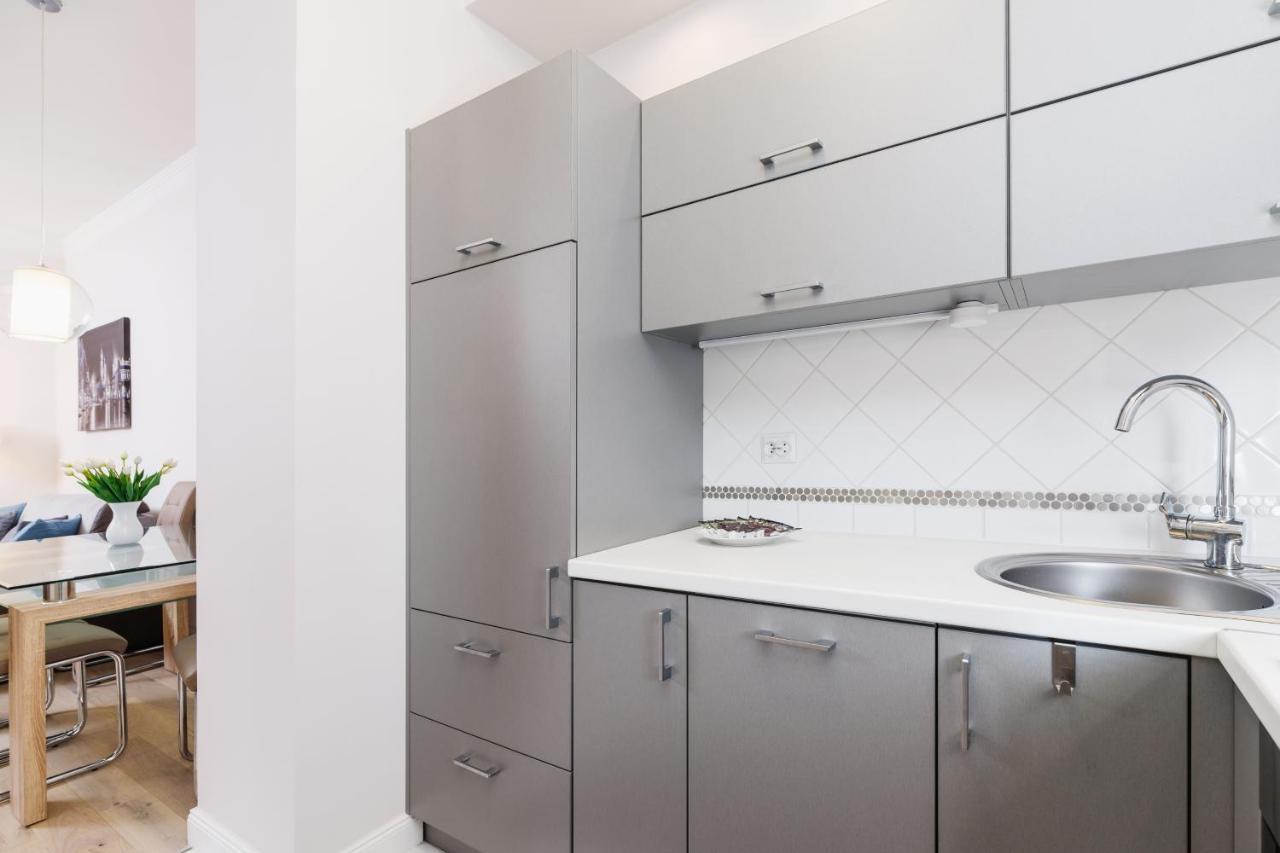 Modern Apartment Lubicz Krakow By Noclegi Renters Exteriör bild
